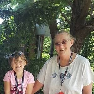 Meet your Posher, Debra